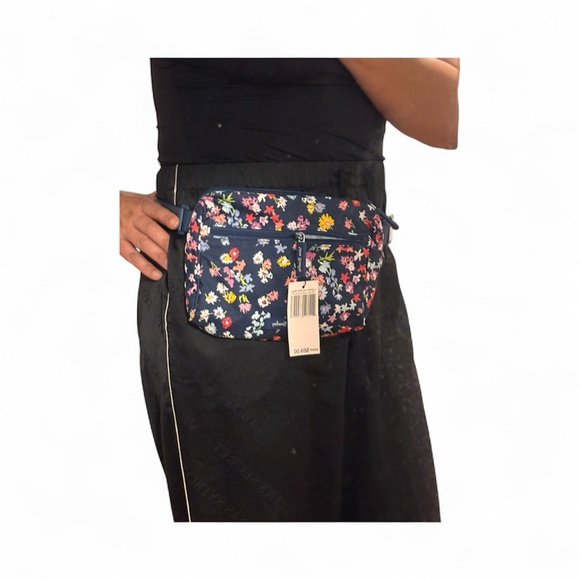 🌸🌺Vera Bradley Fanny Pack + Wallet Set. - Picture 13 of 13